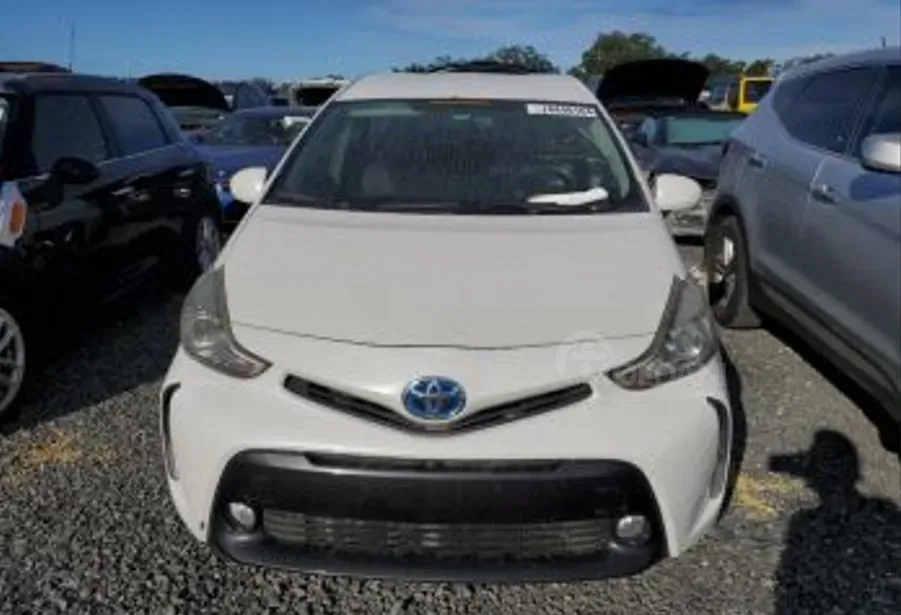 Toyota Prius 1.8L 2015 Тбилиси - изображение 1
