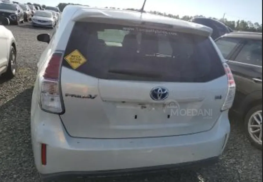 Toyota Prius 1.8L 2015 Тбилиси - изображение 6