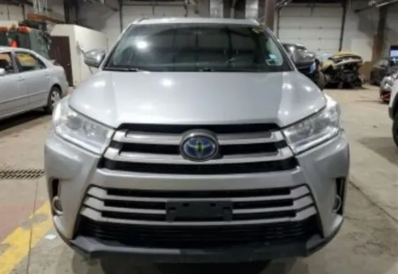 Toyota Highlander 2019 Тбилиси