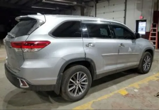 Toyota Highlander 2019 Тбилиси