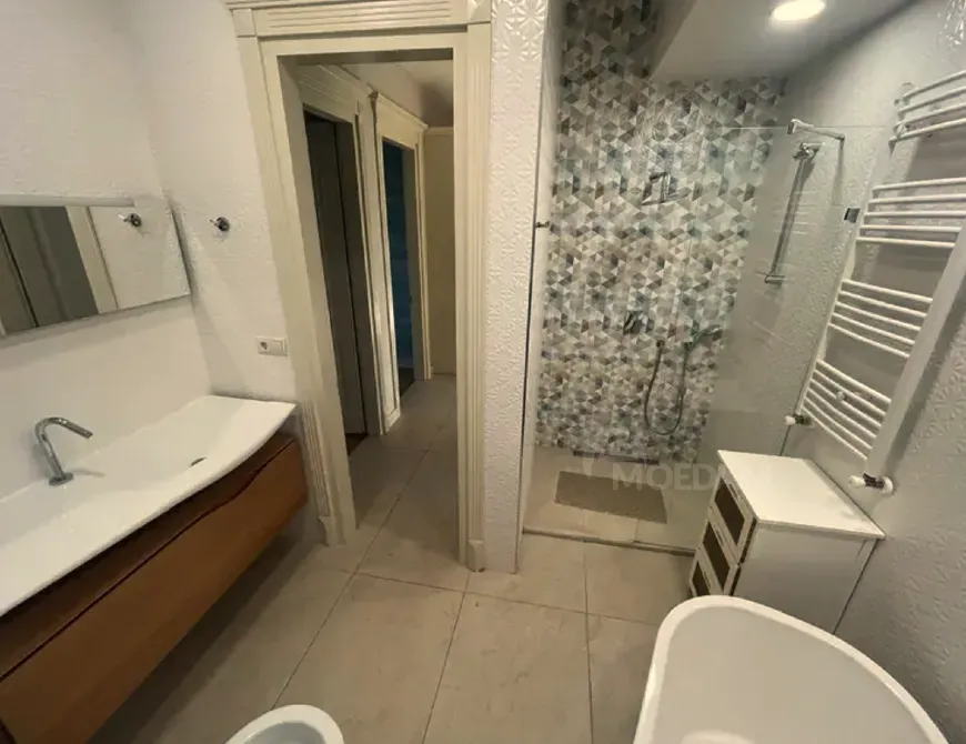 ქირავდება 3 ოთახიანი ბინა 170მ² 8/16 სართ თბილისი - photo 9