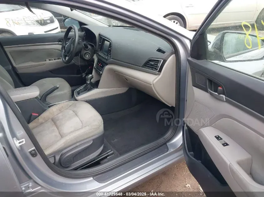 Hyundai Elantra 2017 Tbilisi - photo 5