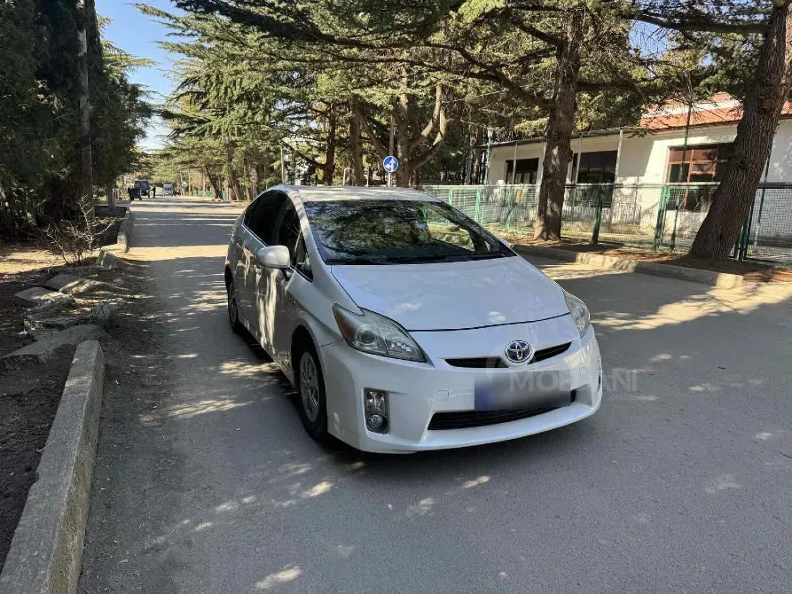 Toyota Prius 1.5L 2010 Тбилиси - изображение 1