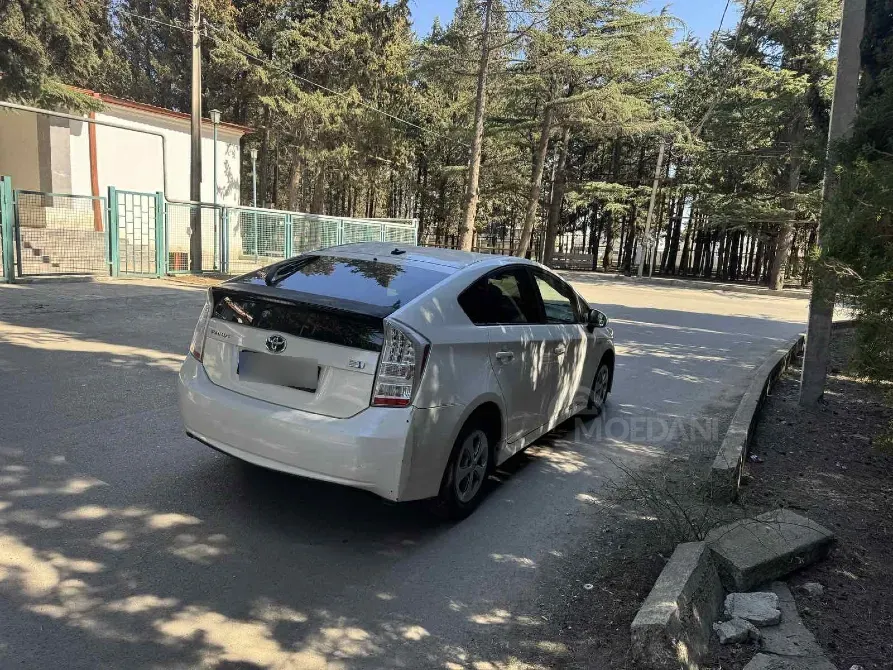 Toyota Prius 1.5L 2010 Тбилиси - изображение 4