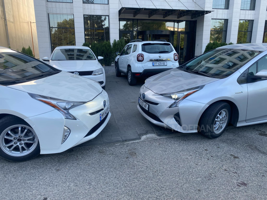 Toyota Prius 2L 2016 Тбилиси - изображение 4