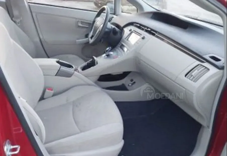 Toyota Prius 1.8L 2015 Тбилиси - изображение 5