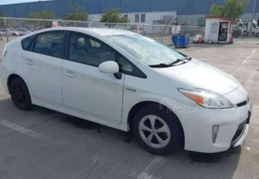 Toyota Prius 1.8L 2015 Тбилиси - изображение 6