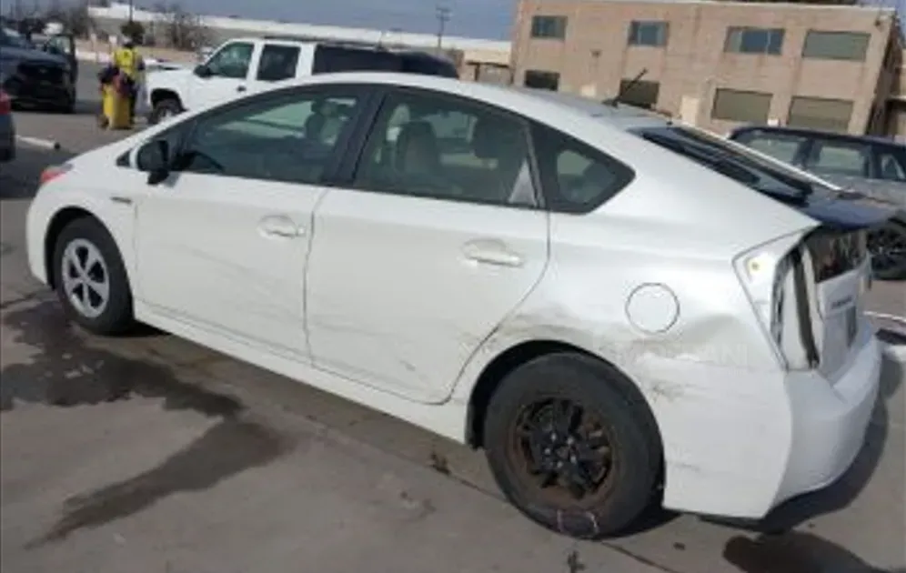 Toyota Prius 1.8L 2015 Тбилиси - изображение 3