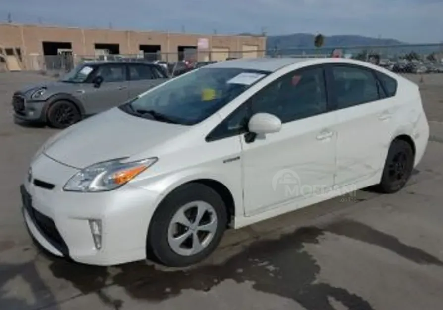 Toyota Prius 1.8L 2015 Тбилиси - изображение 2