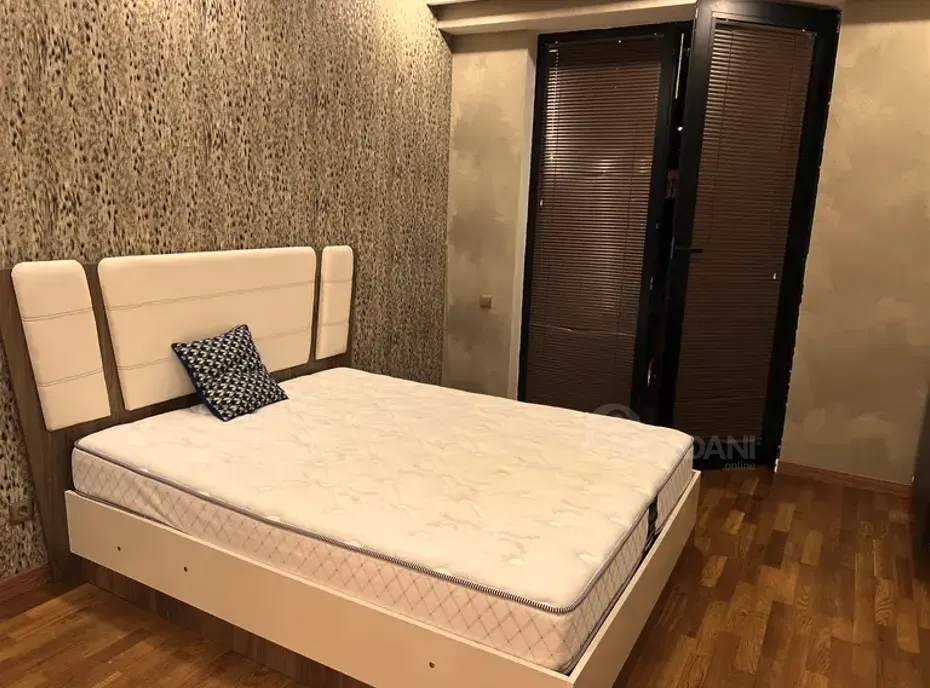 Apartments For Rent three-room 125м² 2/4 floor Tbilisi - photo 2