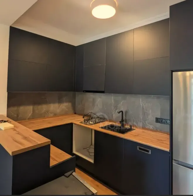 იყიდება 2 ოთახიანი ბინას 62მ² 5/6 სართ თბილისი - photo 1