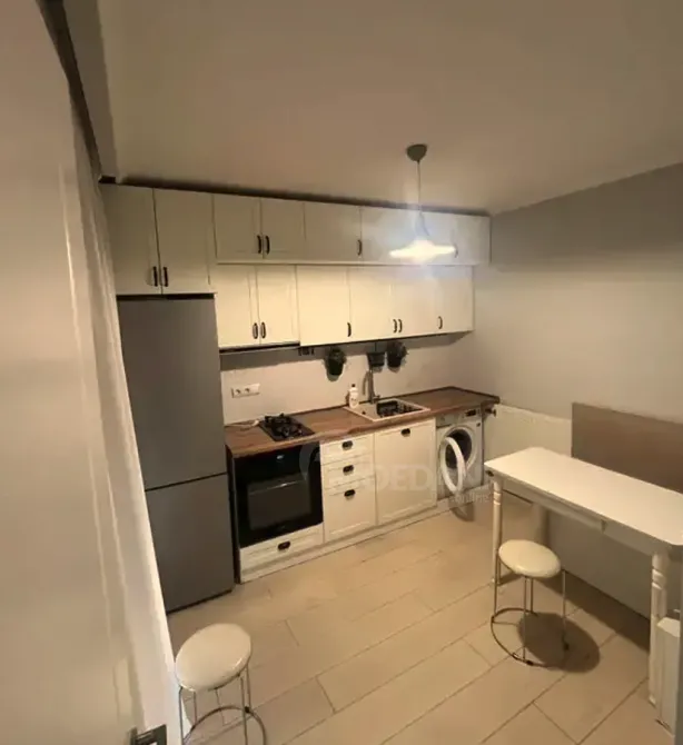 Apartments For Rent three-room 65м² 4/4 floor Tbilisi - photo 2