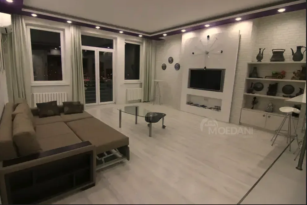 Сдам 2-комн. квартиру 83м² 6/8 эт. Тбилиси - изображение 1