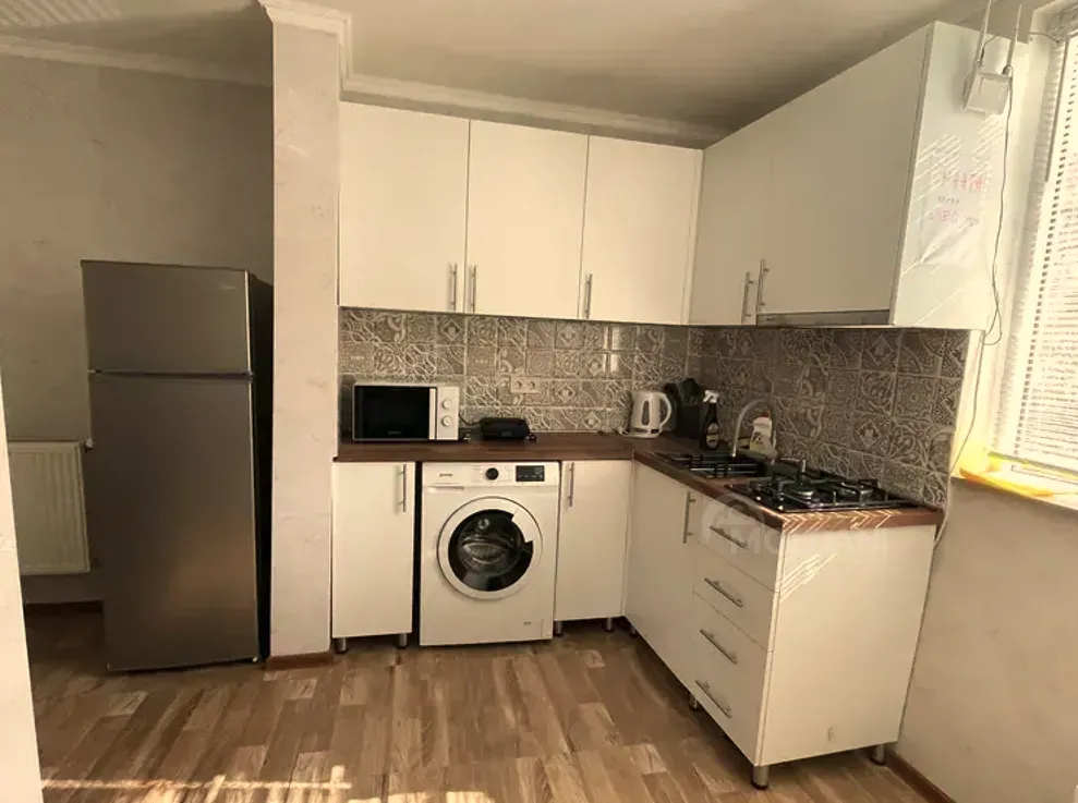 ქირავდება 2 ოთახიანი ბინა 40მ² 1/1 სართ თბილისი - photo 1