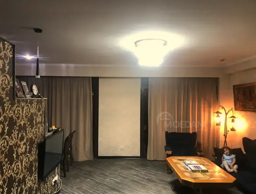 ქირავდება 4 ოთახიანი ბინა 200მ² 5/5 სართ თბილისი - photo 4