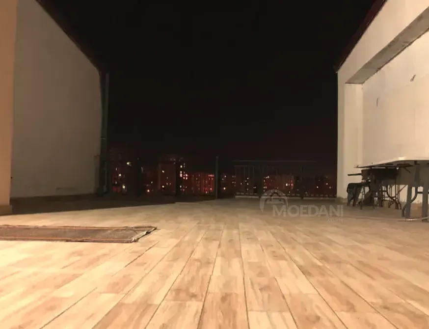 ქირავდება 4 ოთახიანი ბინა 200მ² 5/5 სართ თბილისი - photo 1