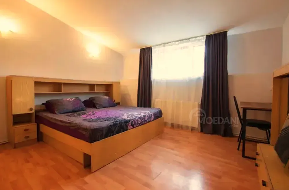 ქირავდება 2 ოთახიანი ბინა 55მ² 5/5 სართ თბილისი - photo 1