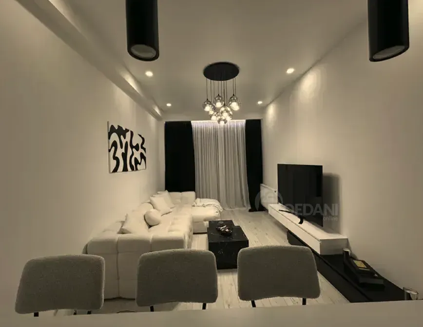 ქირავდება 2 ოთახიანი ბინა 55მ² 5/6 სართ თბილისი - photo 1