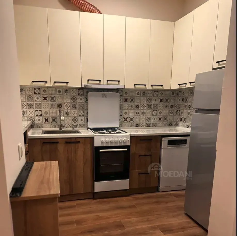 Сдам 3-комн. квартиру на сутки в Тбилиси  74м² 12/16 эт. Тбилиси - изображение 7