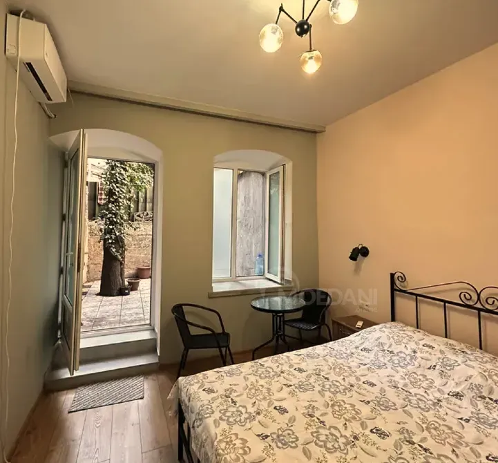 Сдам 2-комн. квартиру 50м² 1/1 эт. Тбилиси - изображение 1