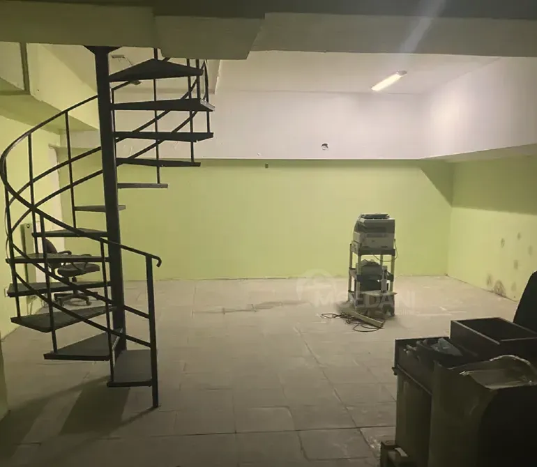 Იყიდება სასაწყობე კომერციული ფართი ისანში თბილისი - photo 2