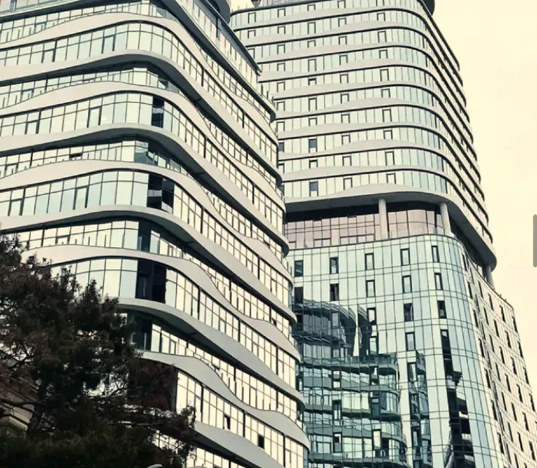 Продам 2-комн. квартиру 48м² 15/32 эт. Тбилиси - изображение 1