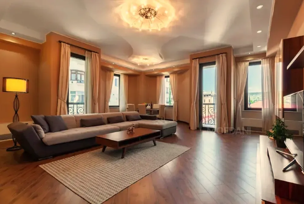 Продам 5-комн. квартиру 164м² 4/13 эт. Тбилиси - изображение 1