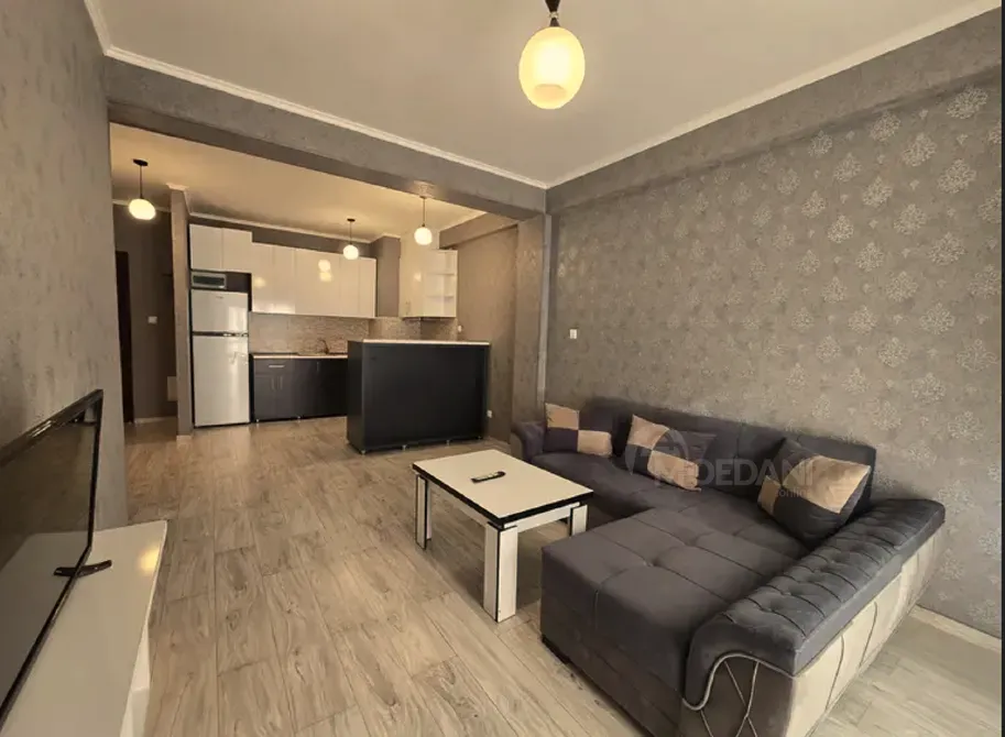 ქირავდება 2 ოთახიანი ბინა დღიურად თბილისში  50მ² 5/9 სართ თბილისი - photo 1