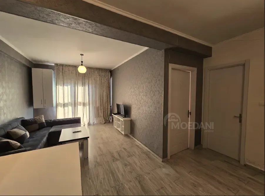 ქირავდება 2 ოთახიანი ბინა დღიურად თბილისში  50მ² 5/9 სართ თბილისი - photo 2