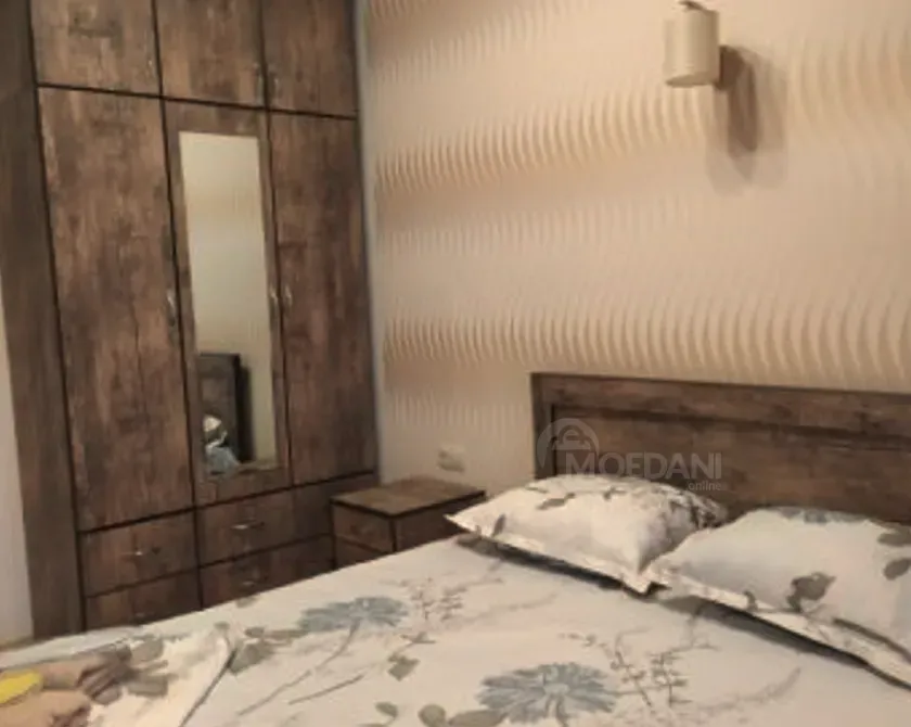 ქირავდება 2 ოთახიანი ბინა დღიურად თბილისში  60მ² 6/15 სართ თბილისი - photo 2