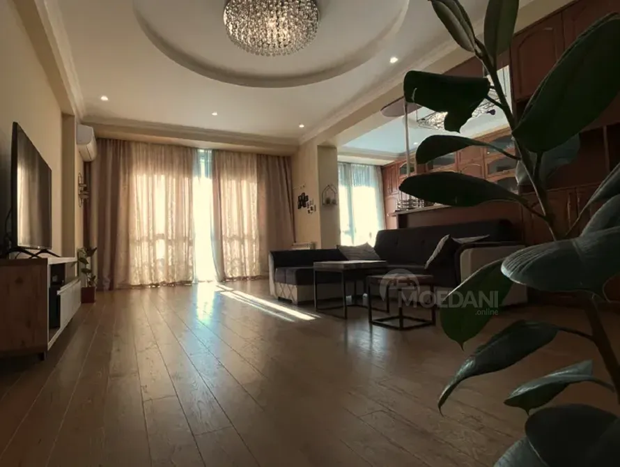 Продам 3-комн. квартиру 135м² 4/13 эт. Тбилиси - изображение 1