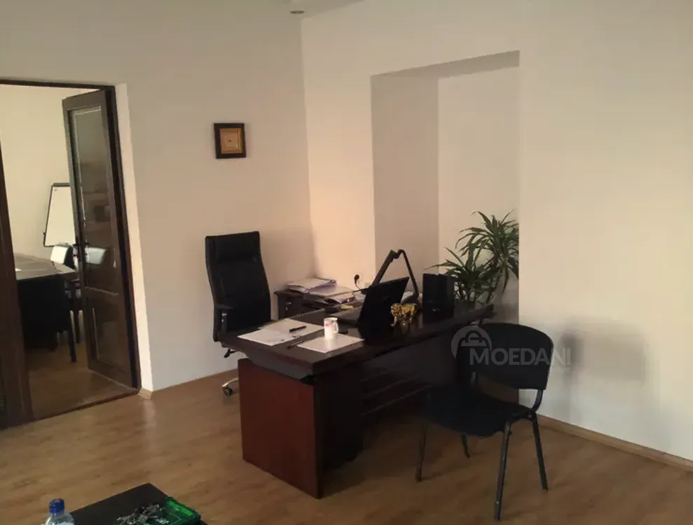 Ქირავდება საოფისე კომერციული ფართი მთაწმინდაზე თბილისი - photo 1