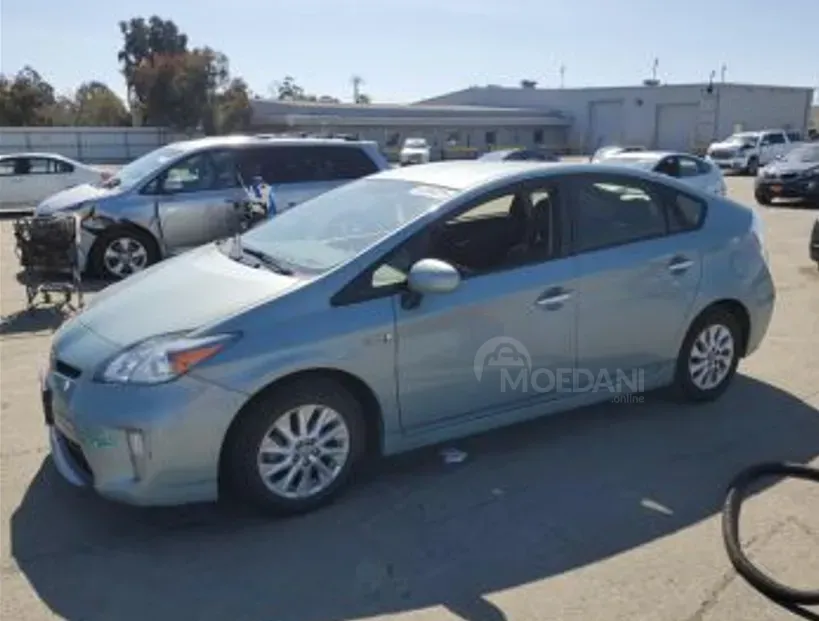Toyota Prius 1.8L 2015 Тбилиси - изображение 2