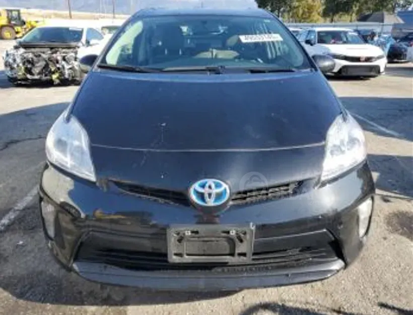 Toyota Prius 1.8L 2015 Тбилиси - изображение 1
