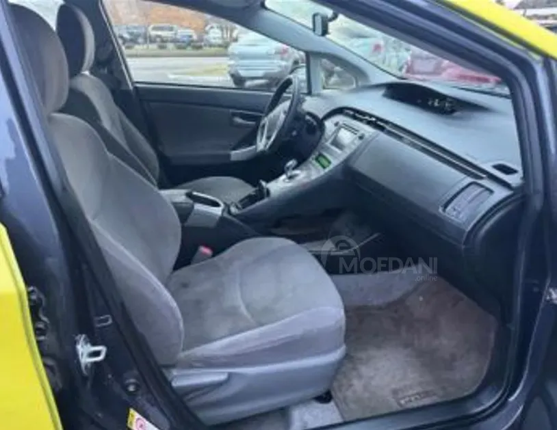 Toyota Prius 1.8L 2014 Тбилиси - изображение 6