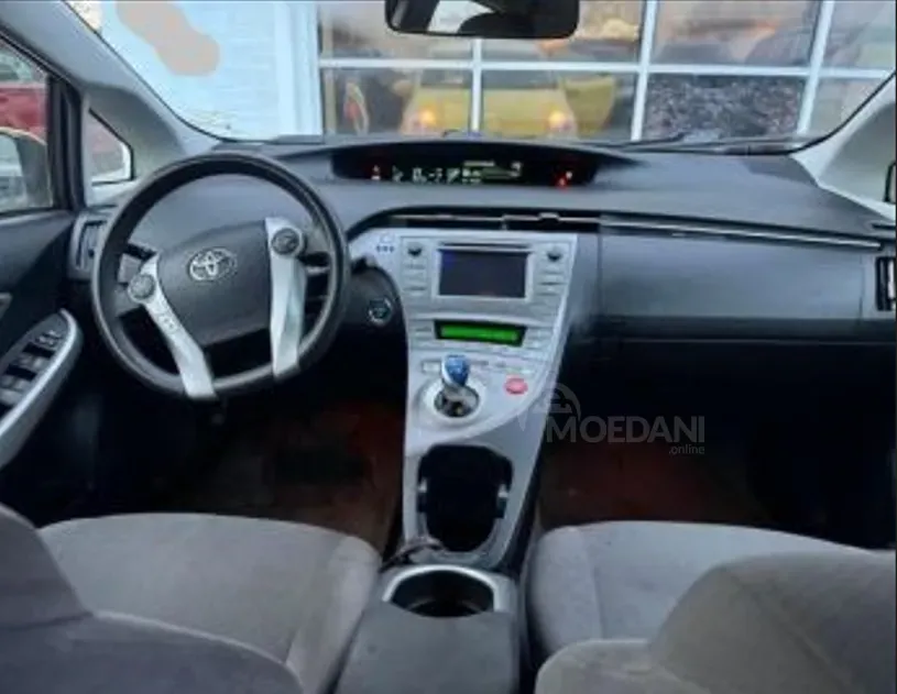 Toyota Prius 1.8L 2014 Тбилиси - изображение 5