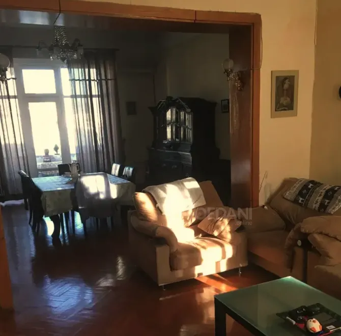 Продам 4-комн. квартиру 193м² 4/4 эт. Тбилиси - изображение 1