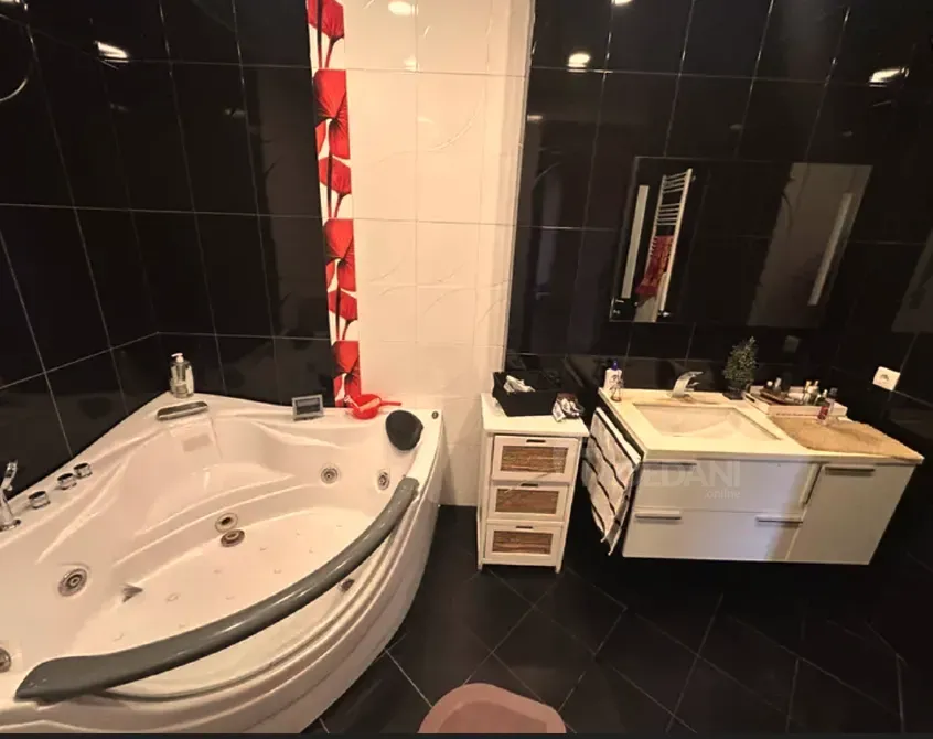 იყიდება 4 ოთახიანი ბინას 205მ² 6/6 სართ თბილისი - photo 11