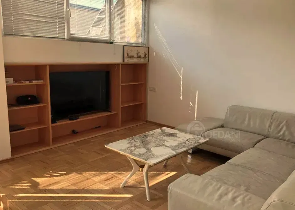Сдам 4-комн. квартиру 140м² 6/6 эт. Тбилиси - изображение 2