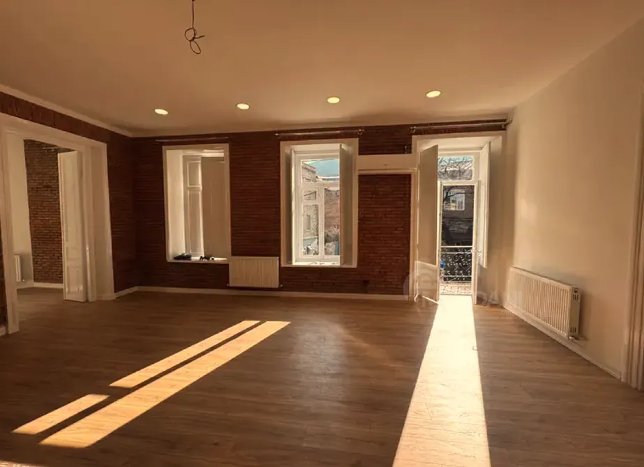 Apartments For Rent three-room 140м² 2/2 floor Tbilisi - photo 1