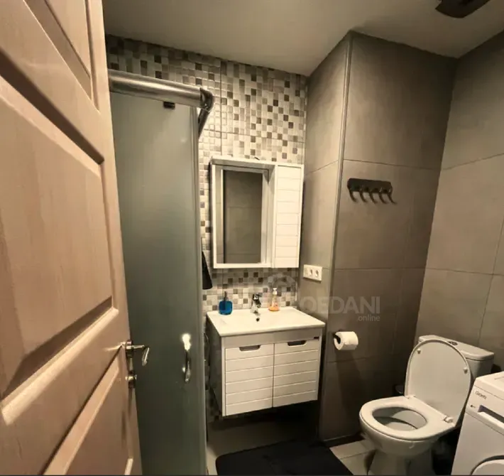 ქირავდება 2 ოთახიანი ბინა 65მ² 5/22 სართ თბილისი - photo 7