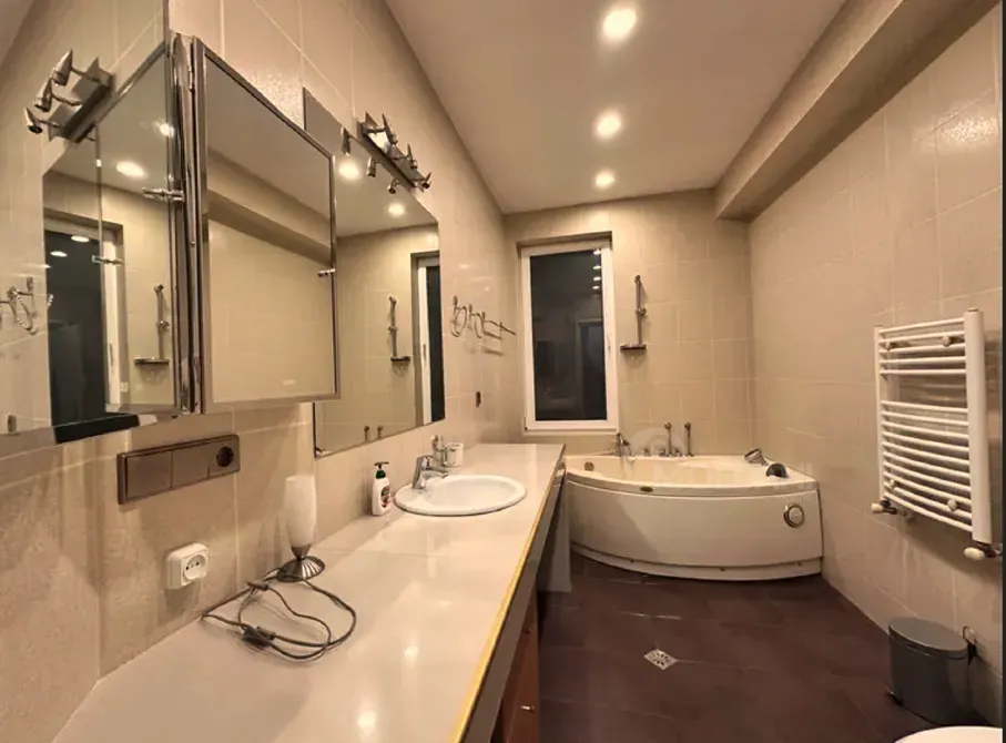 ქირავდება 4 ოთახიანი ბინა 225მ² 4/6 სართ თბილისი - photo 9