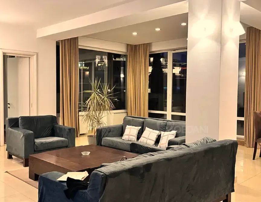 ქირავდება 4 ოთახიანი ბინა 225მ² 4/6 სართ თბილისი - photo 1