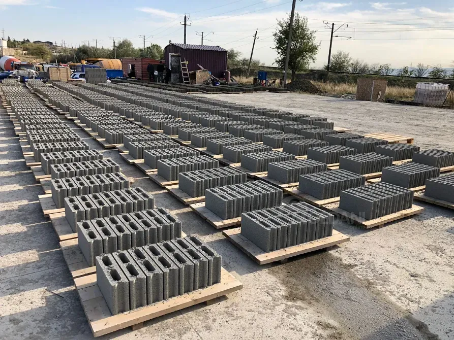 Block machine - 4000 blocks in 8 hours Batumi - photo 1