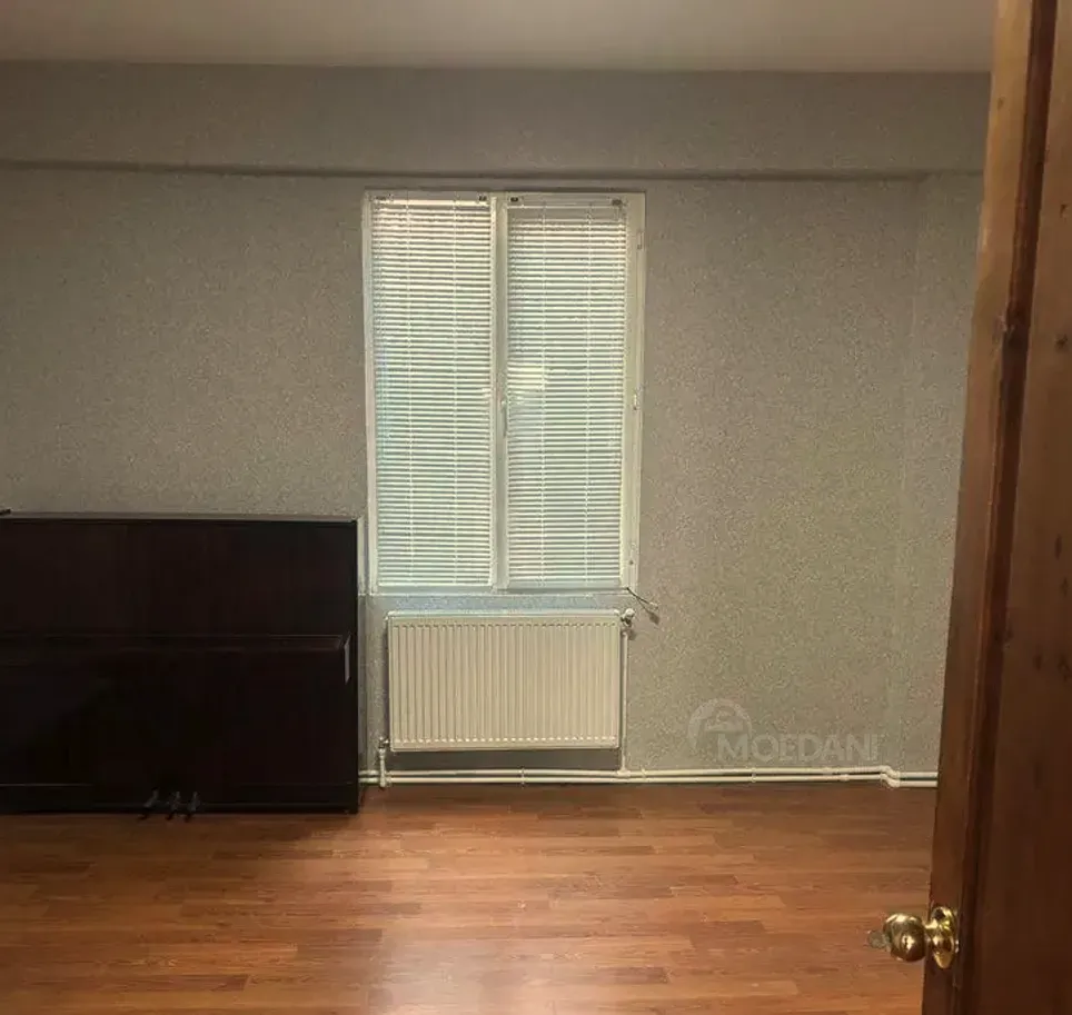 Сдам 4-комн. квартиру 180м² 1/2 эт. Тбилиси - изображение 4