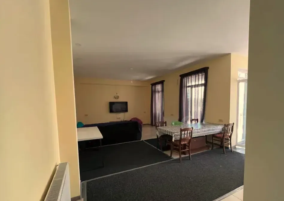 Сдам 5-комн. квартиру 160м² 8/10 эт. Тбилиси - изображение 1