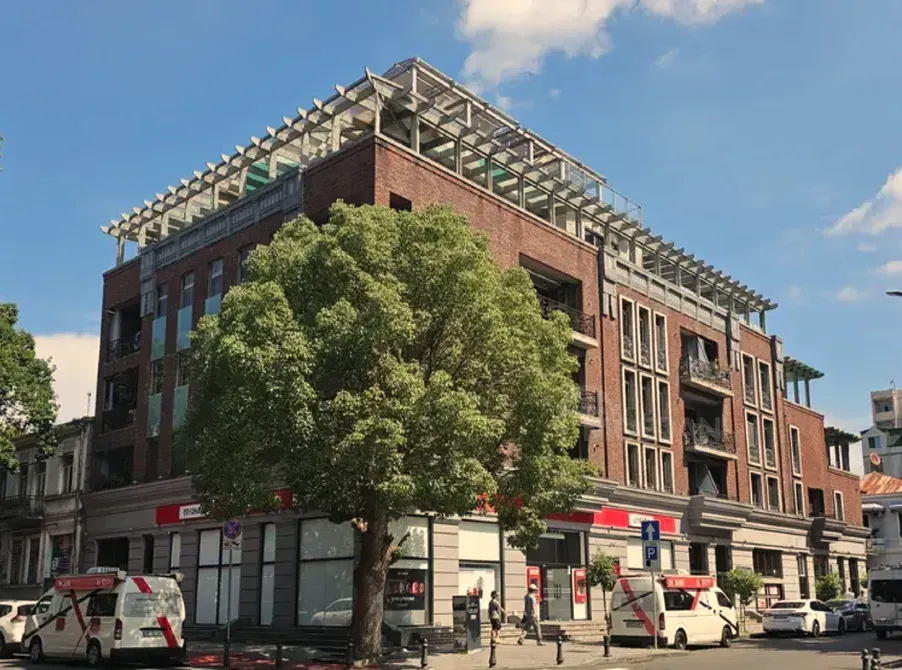 Apartments For Rent four-room 120м² 4/6 floor Batumi - photo 1