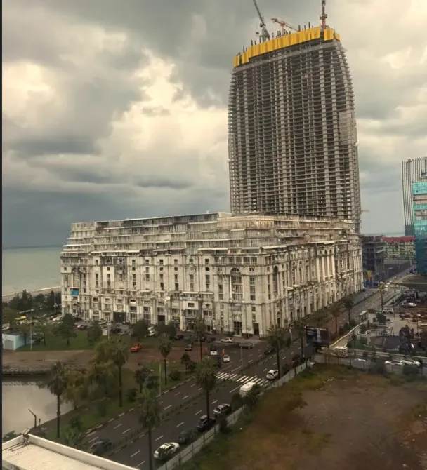 Продам 2-комн. квартиру 47м² 8/33 эт. Батуми - изображение 2