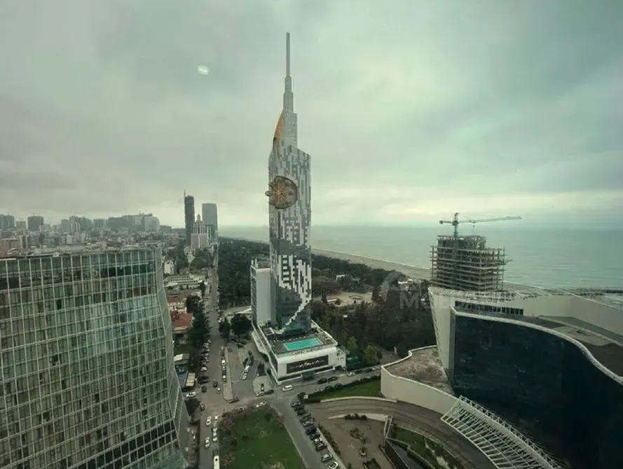 Apartments For Rent three-room 90м² 16/47 floor Batumi - photo 1