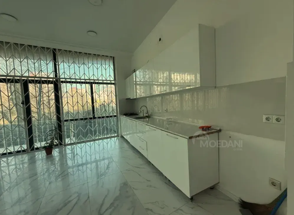 180m² 1/1 floor Batumi - photo 10